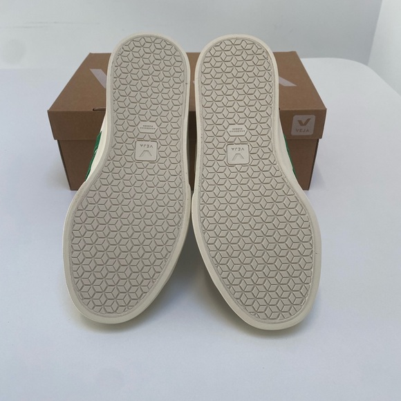 Veja Campo Leather Sneaker Extra White/Emeraude Green size 39EU/8US New in Box - Picture 7 of 7
